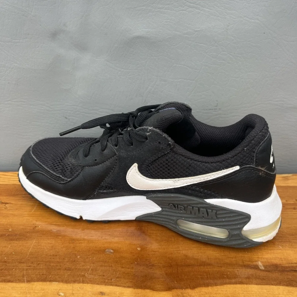 Nike Womens Air Max Excee CD5432-003  Black White Size 7.5